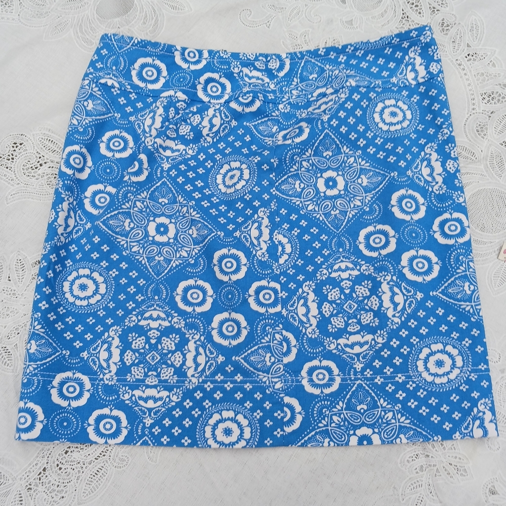 Talbots Size 6 - A Line Straight Skirt Color: Blue & White Floral Pattern